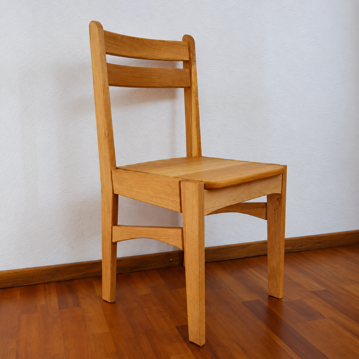 Tische, Bänke & Stühle – CLASSIC-HARMONIE Massivholzstuhl