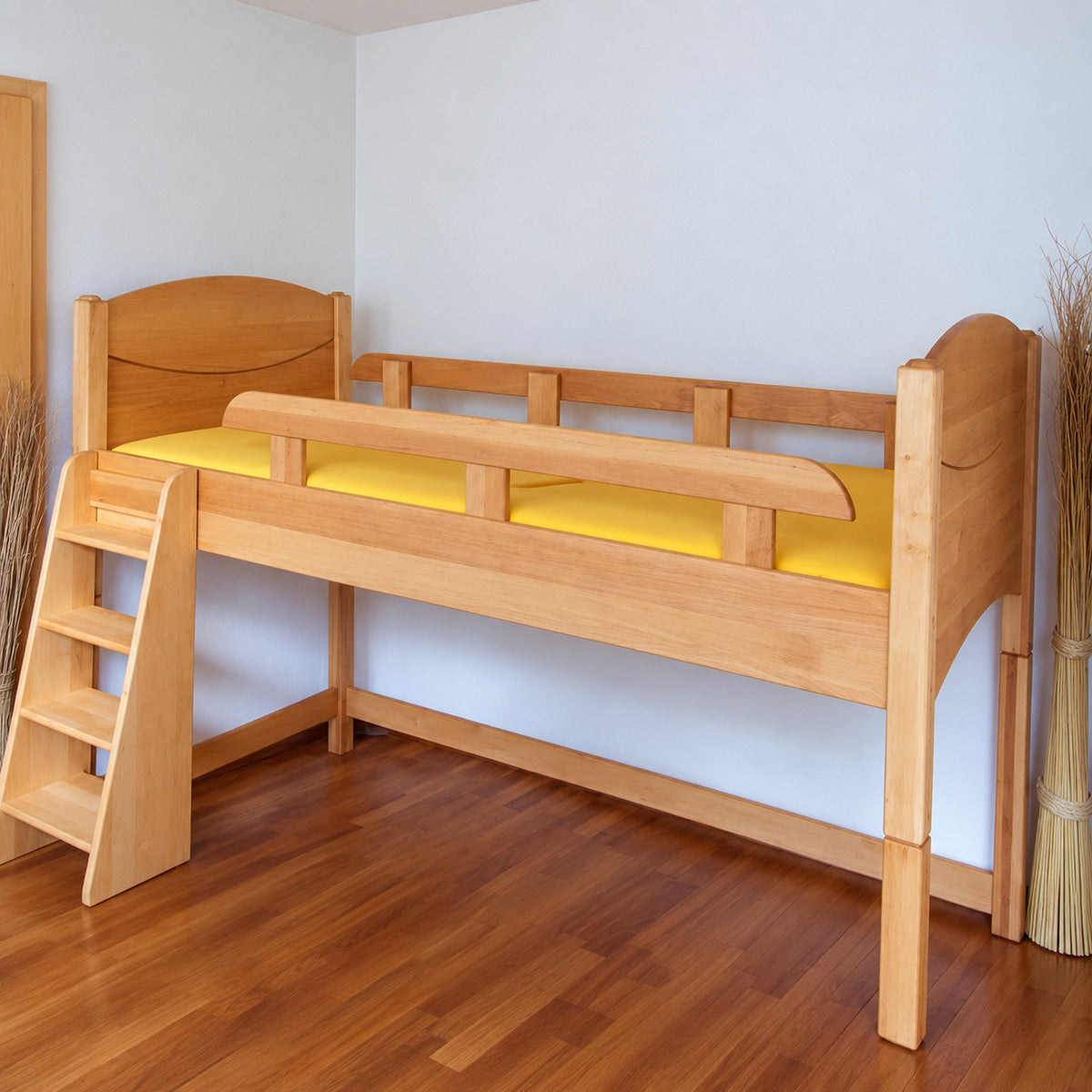 JONAS Halbhohes Spielbett, Ansicht 2